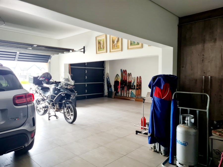 4 Bedroom Property for Sale in Heron Banks Golf Estate Free State